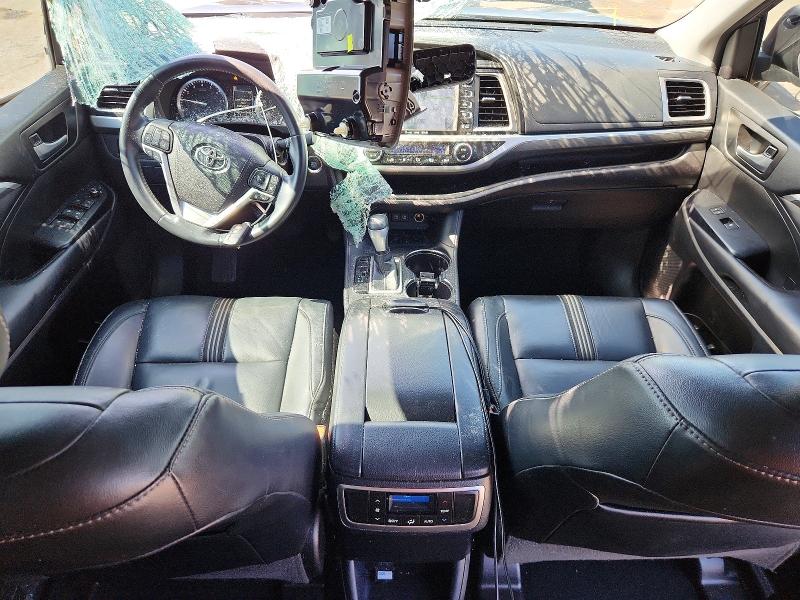 Photo 8 from auction – 2018 TOYOTA HIGHLANDER with VIN 5TDKZRFH7JS533140