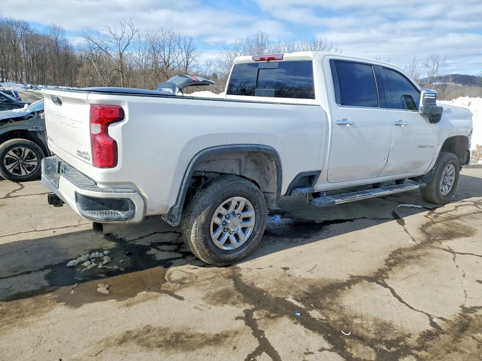 Photo 3 from auction – 2022 CHEVROLET SILVERADO with VIN 1GC4YVEY3NF167155