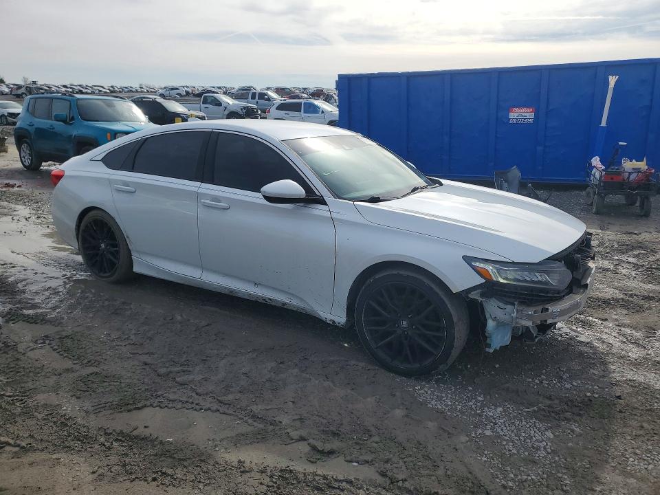 Photo 4 from auction – 2018 HONDA ACCORD with VIN 1HGCV1F37JA063079