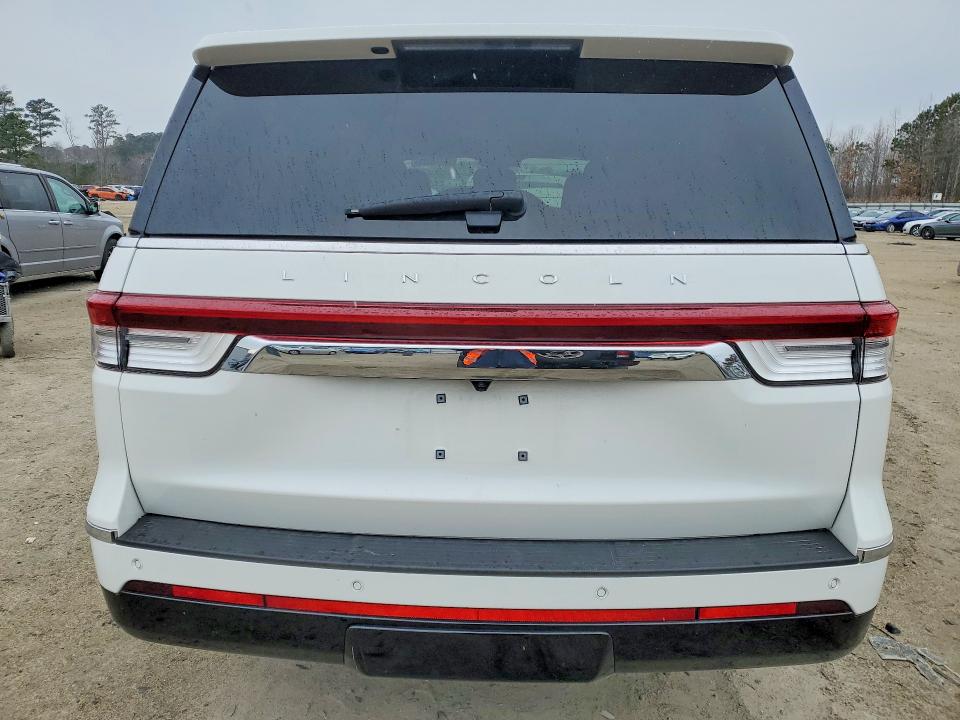 Photo 6 from auction – 2022 LINCOLN NAVIGATOR with VIN 5LMJJ3LT0NEL10869
