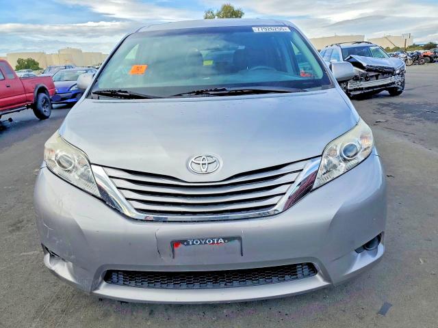 Photo 5 from auction – 2015 TOYOTA SIENNA with VIN 5TDKK3DC3FS642002
