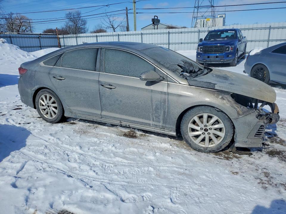 Photo 4 from auction – 2018 HYUNDAI SONATA with VIN 5NPE34AF7JH642047