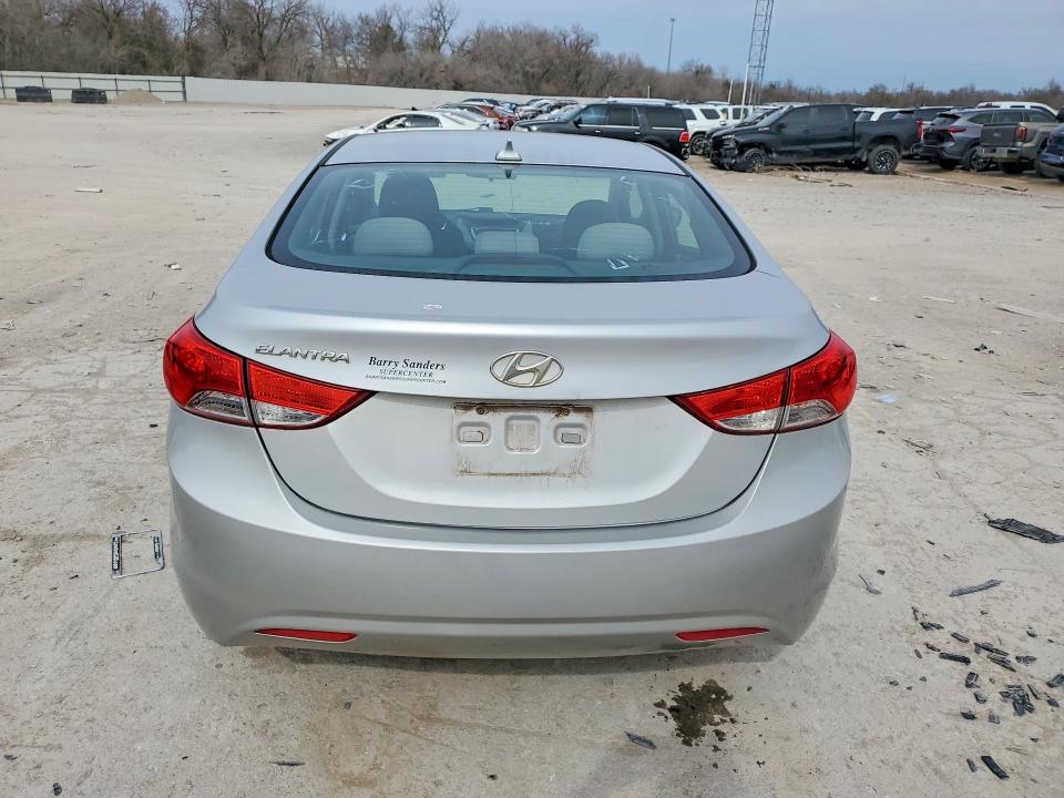 Photo 6 from auction – 2012 HYUNDAI ELANTRA with VIN 5NPDH4AE9CH091773