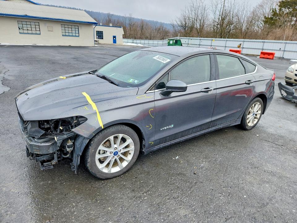 FORD FUSION 2019 with VIN 3FA6P0LU8KR222525 - Photo from auction