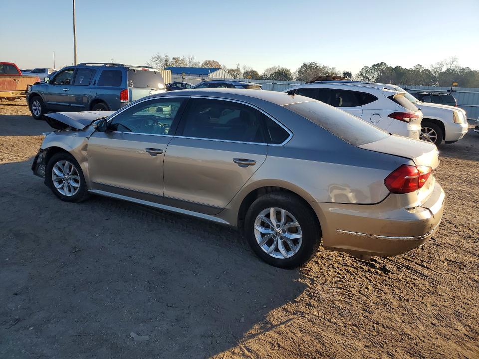 Photo 2 from auction – 2016 VOLKSWAGEN PASSAT with VIN 1VWAT7A35GC037807