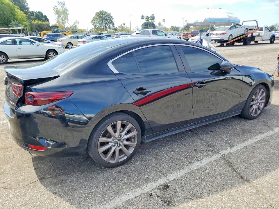 Photo 3 from auction – 2020 MAZDA 3 with VIN 3MZBPACL1LM132604