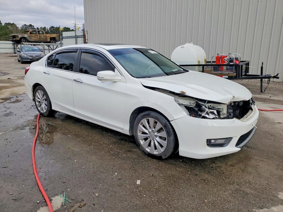 Photo 4 from auction – 2014 HONDA ACCORD with VIN 1HGCR2F89EA092398