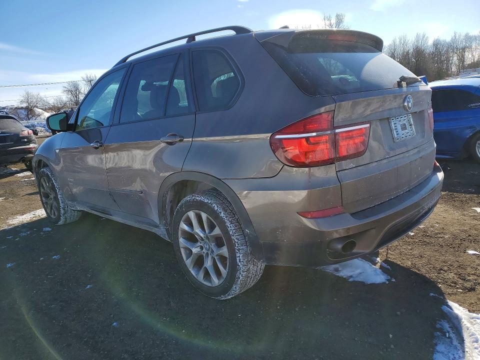 Photo 2 from auction – 2011 BMW X5 with VIN 5UXZV4C51BL415013