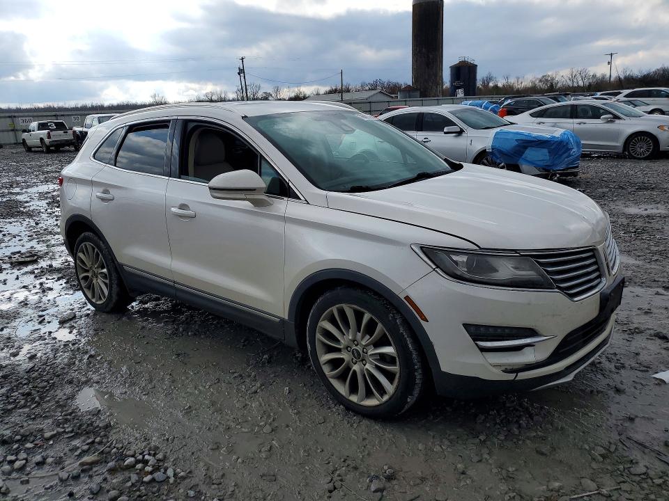 Photo 4 from auction – 2017 LINCOLN MKC RESERV with VIN 5LMCJ3C98HUL56313
