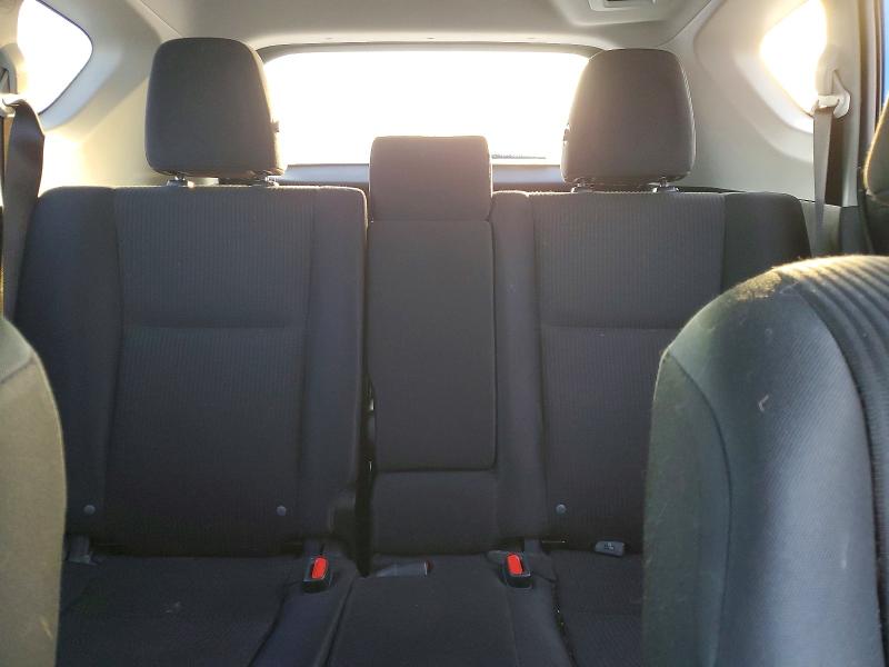 Photo 10 from auction – 2017 TOYOTA RAV4 LE with VIN JTMBFREV2HJ716582
