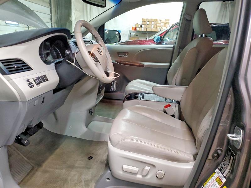 Photo 7 from auction – 2013 TOYOTA SIENNA with VIN 5TDYK3DC1DS382576