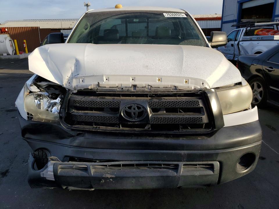 Photo 5 from auction – 2010 TOYOTA TUNDRA with VIN 5TFLM5F10AX002368