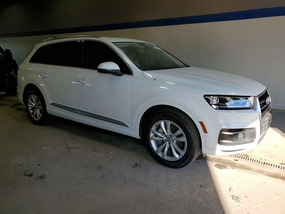 Photo 4 from auction – 2018 AUDI Q7 PREMIUM with VIN WA1LAAF72JD022218