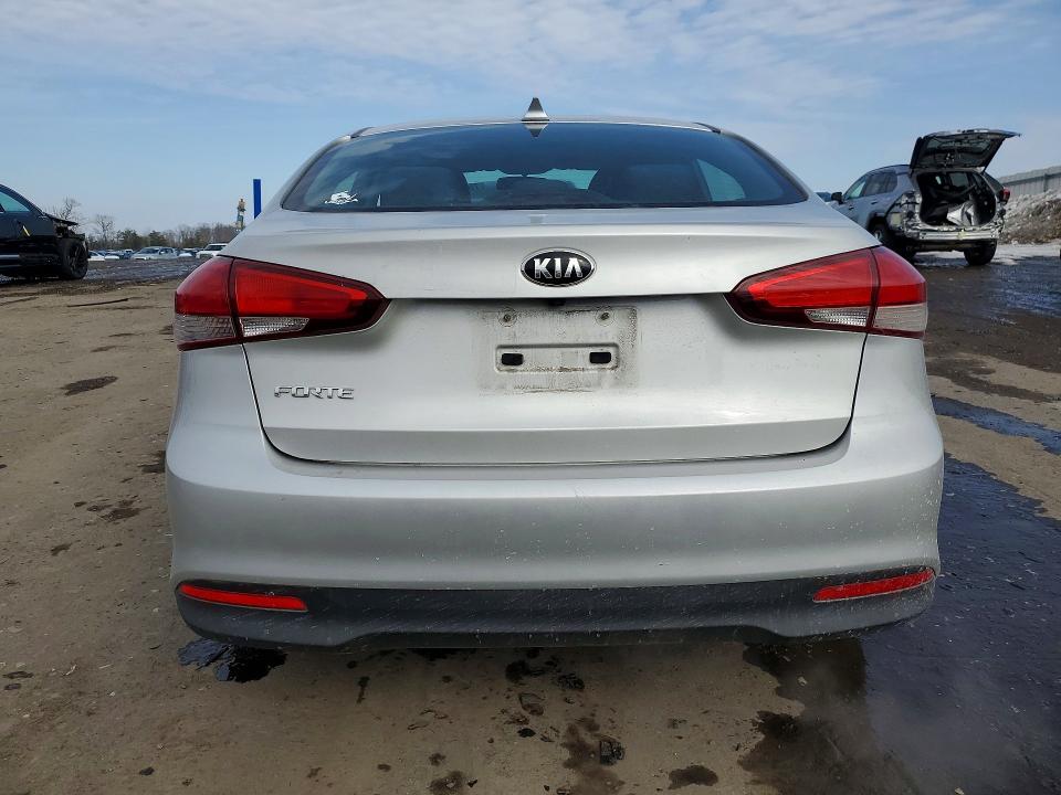 Photo 6 from auction – 2018 KIA FORTE LX with VIN 3KPFL4A7XJE180696