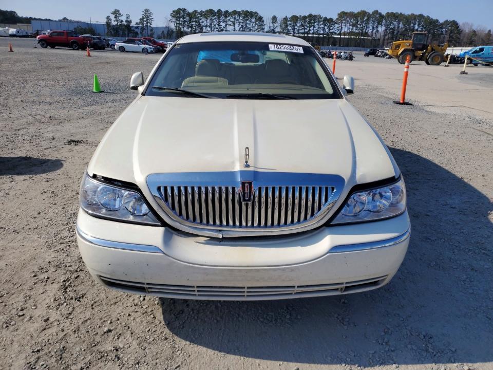 Photo 5 from auction – 2007 LINCOLN TOWN CAR with VIN 1LNHM83V37Y606932