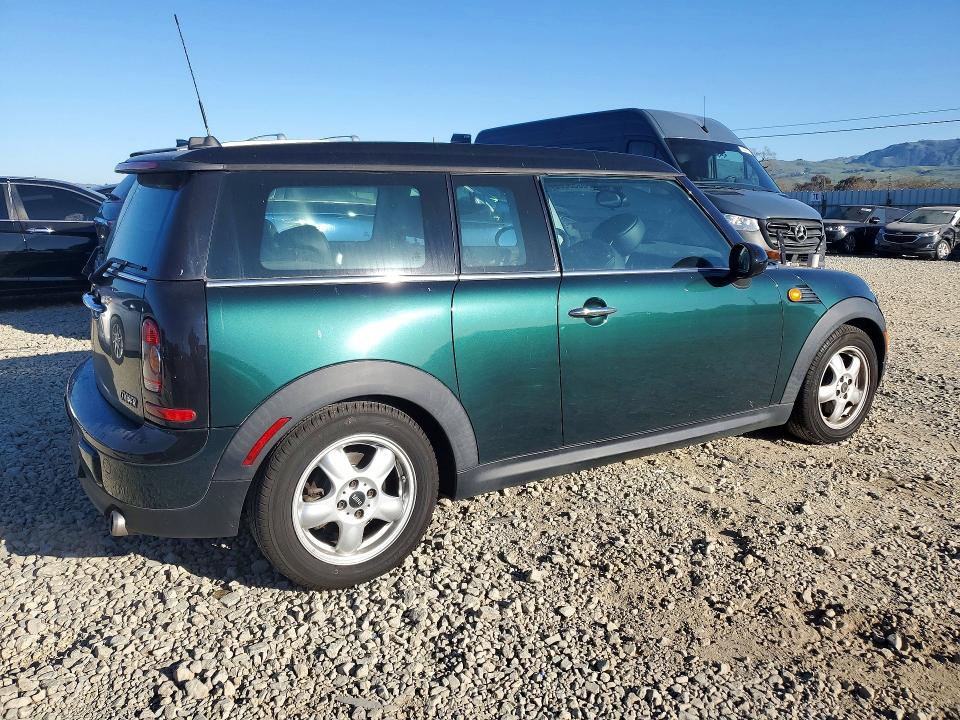 Photo 3 from auction – 2009 MINI COOPER CLU with VIN WMWML33579TN69034