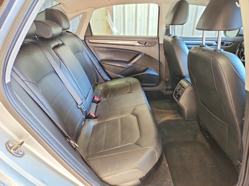 Photo 10 from auction – 2016 VOLKSWAGEN PASSAT with VIN 1VWBS7A33GC032435