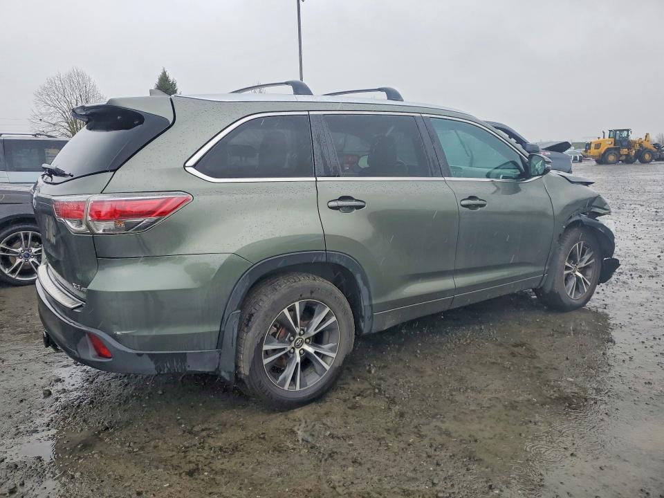 Photo 3 from auction – 2016 TOYOTA HIGHLANDER with VIN 5TDJKRFH1GS351698
