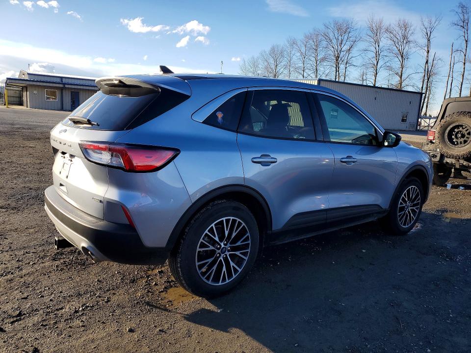 Photo 3 from auction – 2022 FORD ESCAPE with VIN 1FMCU0EZXNUB92628
