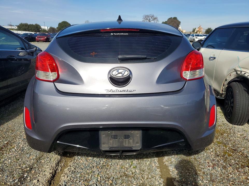 Photo 6 from auction – 2013 HYUNDAI VELOSTER with VIN KMHTC6AD6DU108349