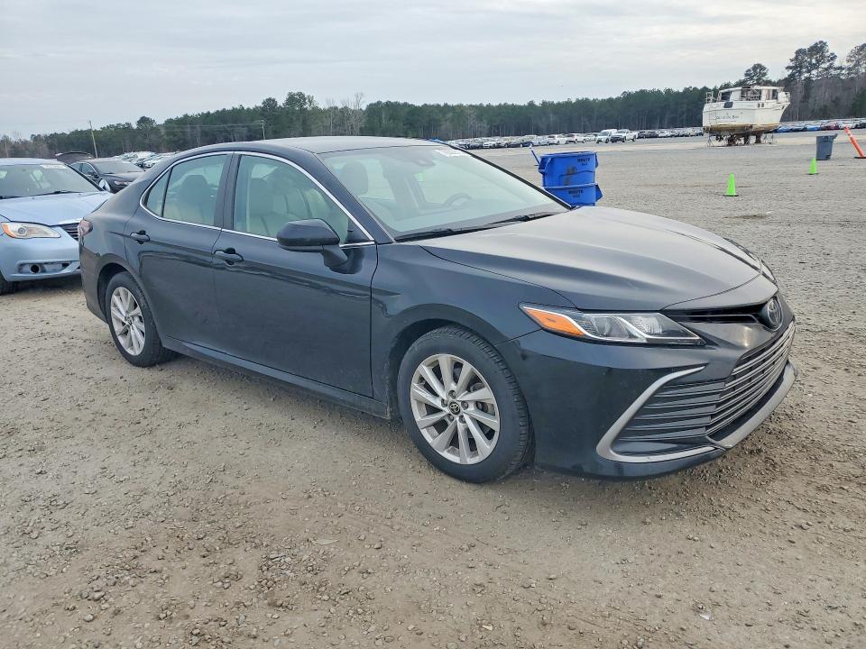 Photo 4 from auction – 2022 TOYOTA CAMRY with VIN 4T1C11AK4NU673885