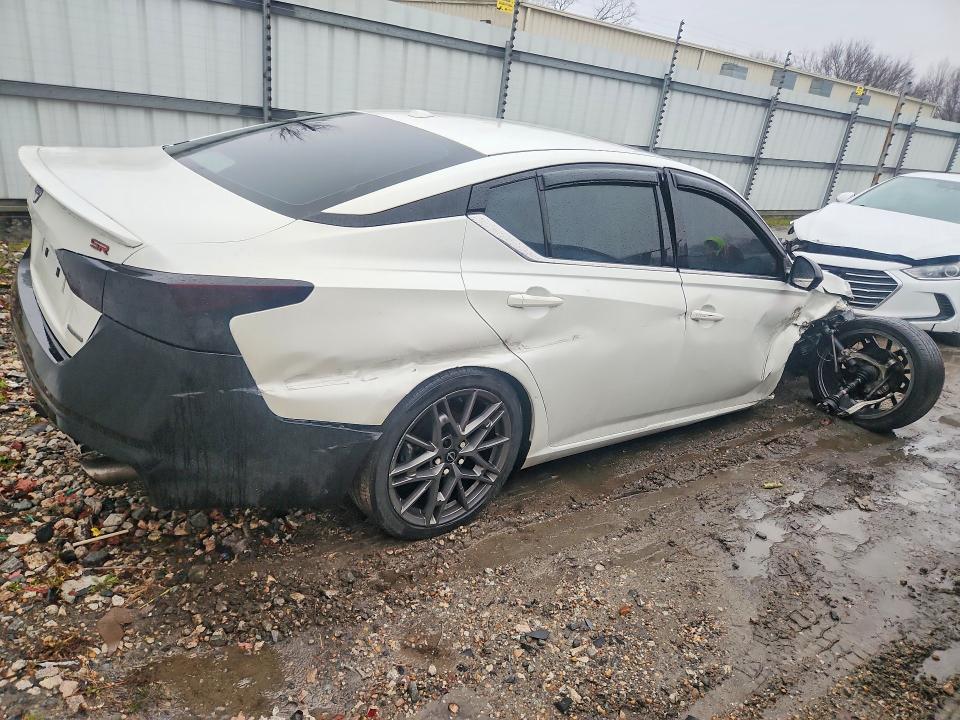 Photo 3 from auction – 2023 NISSAN ALTIMA with VIN 1N4AL4CV7PN319702