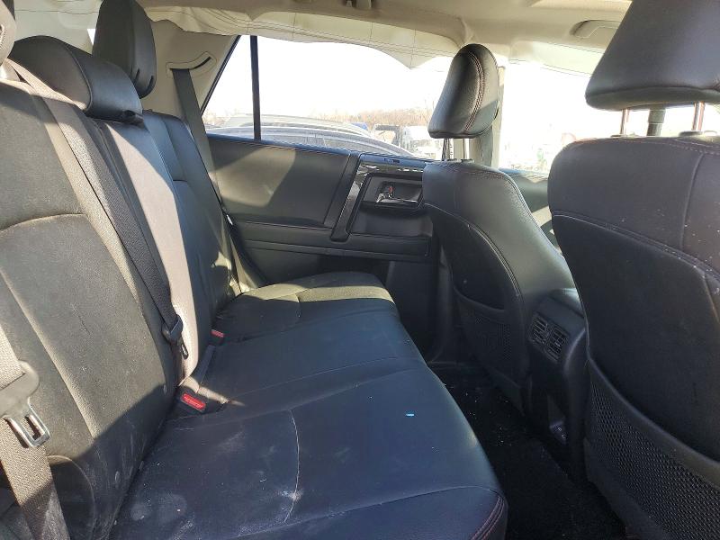 Снимка 11 от търг – 2023 TOYOTA 4RUNNER с VIN JTERU5JR3P6143968