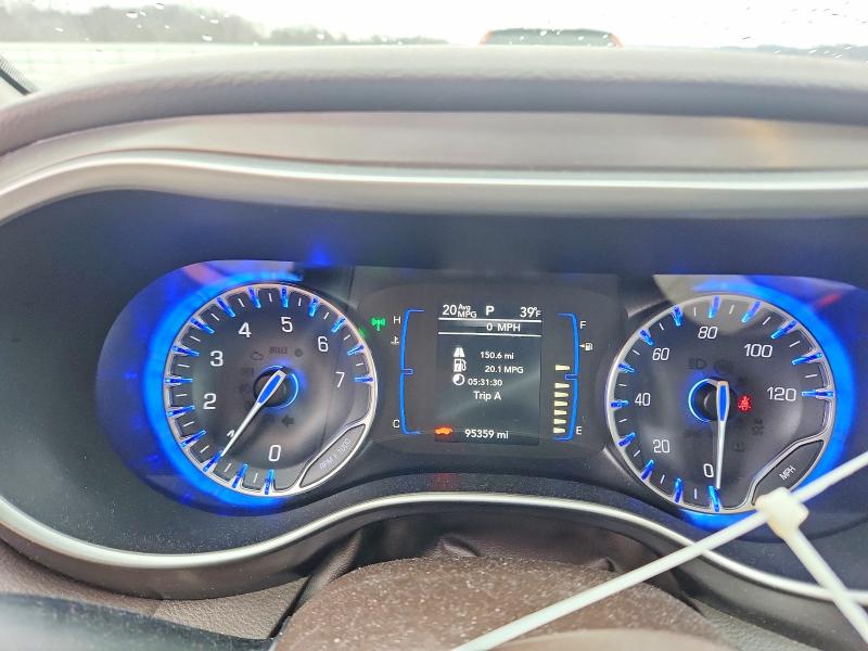 Photo 9 from auction – 2018 CHRYSLER PACIFICA with VIN 2C4RC1BG1JR114370