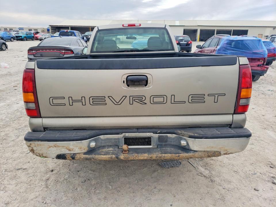 Photo 6 from auction – 2000 CHEVROLET SILVERADO with VIN 1GCEC14W5YE344925
