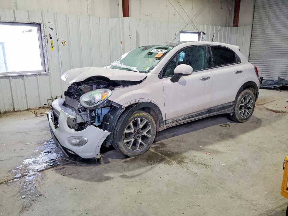 FIAT 500X TREKK 2016 with VIN ZFBCFYCT9GP470810 - Photo from auction