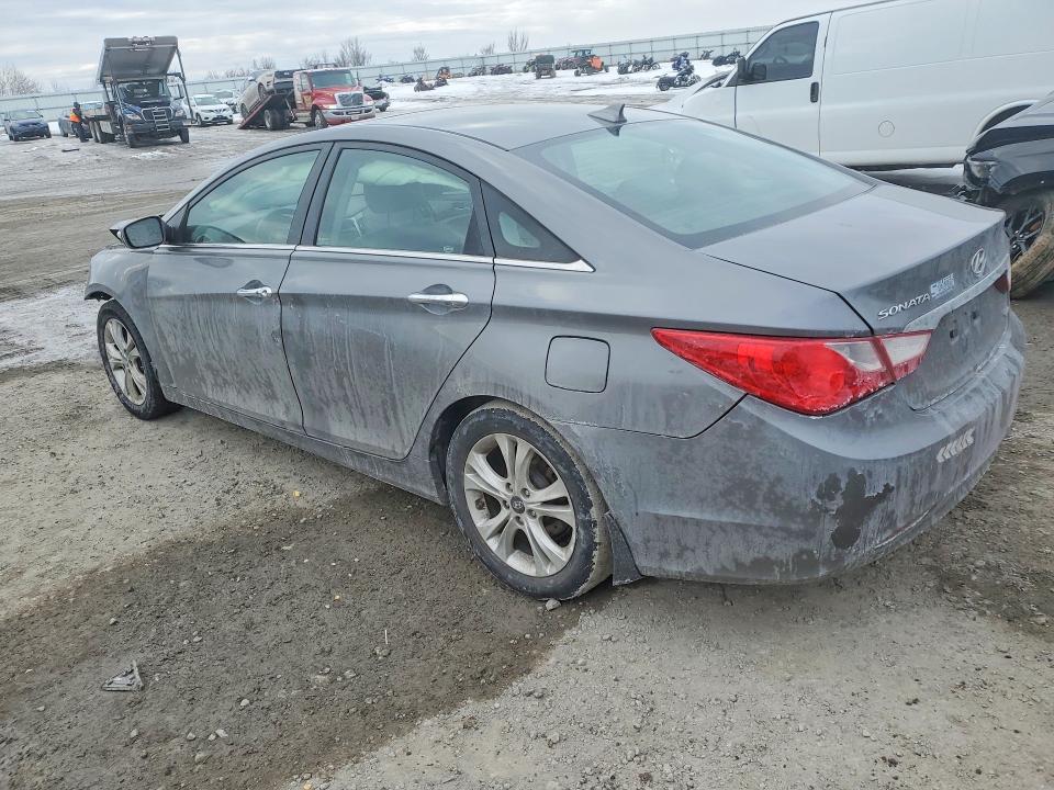 Photo 2 from auction – 2013 HYUNDAI SONATA with VIN 5NPEC4ACXDH573008
