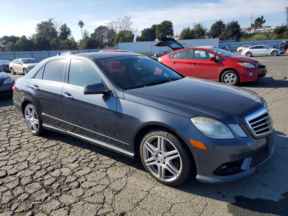 Photo 4 from auction – 2010 MERCEDES-BENZ E 550 with VIN WDDHF7CB1AA016247