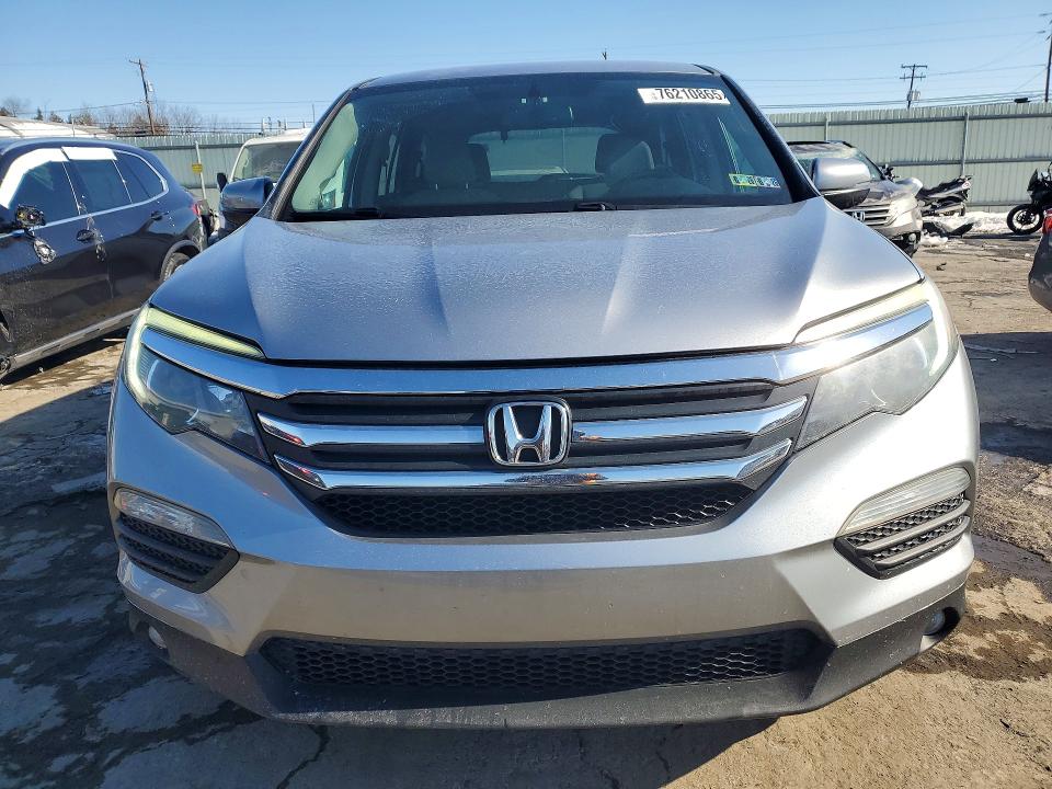 Фото 5 с аукциона – 2016 HONDA PILOT EX с VIN 5FNYF6H31GB034060