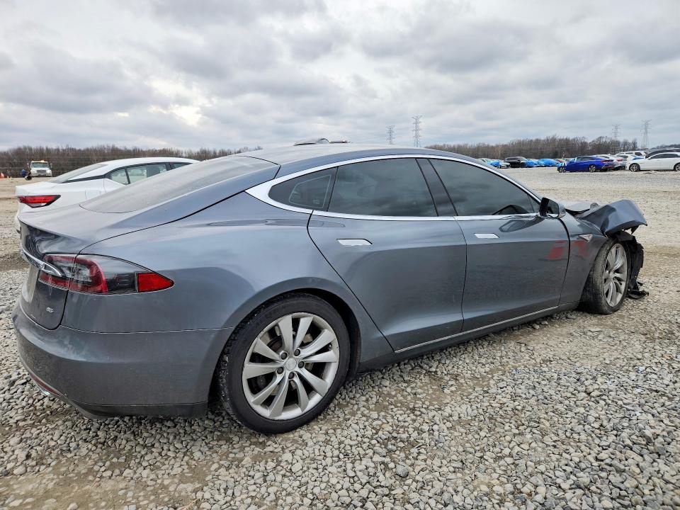 Photo 3 from auction – 2013 TESLA MODEL S with VIN 5YJSA1CN4DFP19780