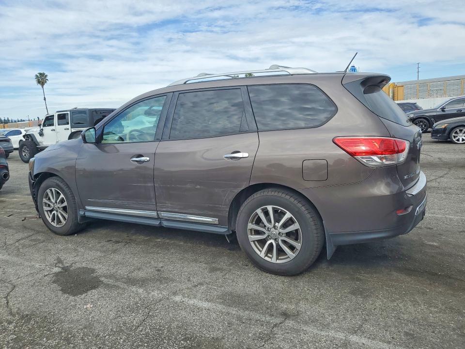 Photo 2 from auction – 2015 NISSAN PATHFINDER with VIN 5N1AR2MNXFC711915