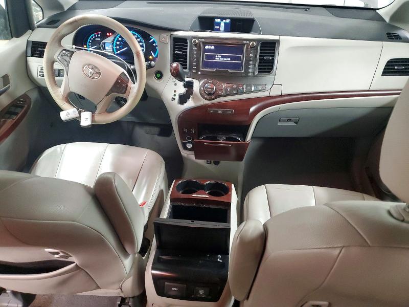 Photo 8 from auction – 2011 TOYOTA SIENNA XLE with VIN 5TDYK3DC9BS087187