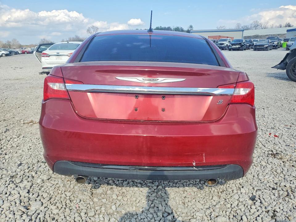 Photo 6 from auction – 2014 CHRYSLER 200 with VIN 1C3CCBCG3EN135108