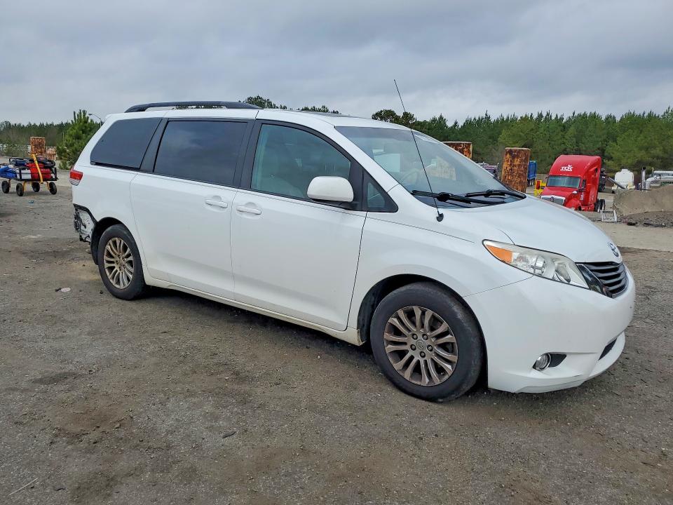 صورة رقم 4 من المزاد - 2014 TOYOTA SIENNA XLE مع VIN 5TDYK3DCXES490745