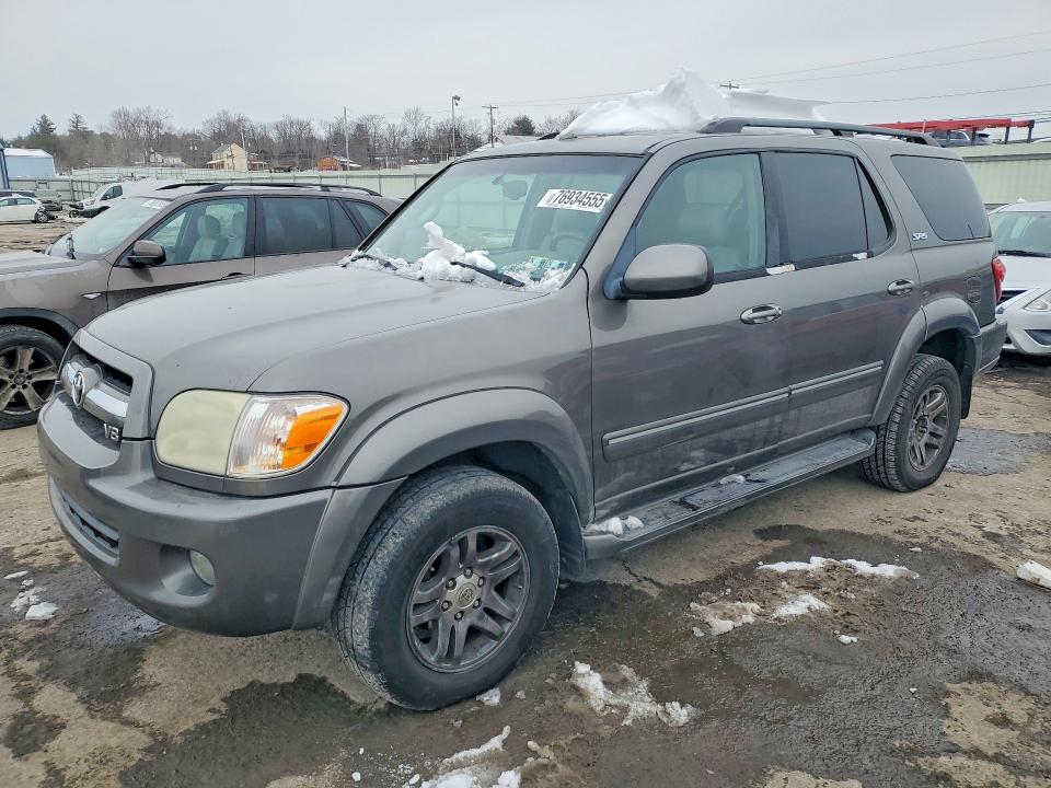 TOYOTA SEQUOIA SR 2005 with VIN 5TDBT44A75S235140 - Photo from auction