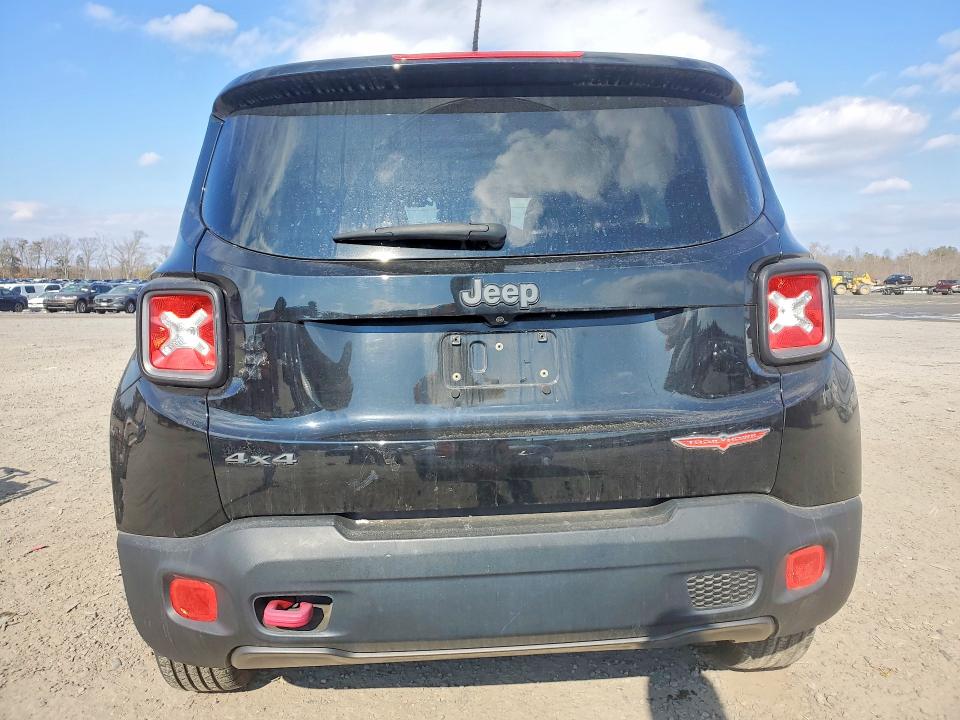 Photo 6 from auction – 2017 JEEP RENEGADE with VIN ZACCJBCB0HPG10389