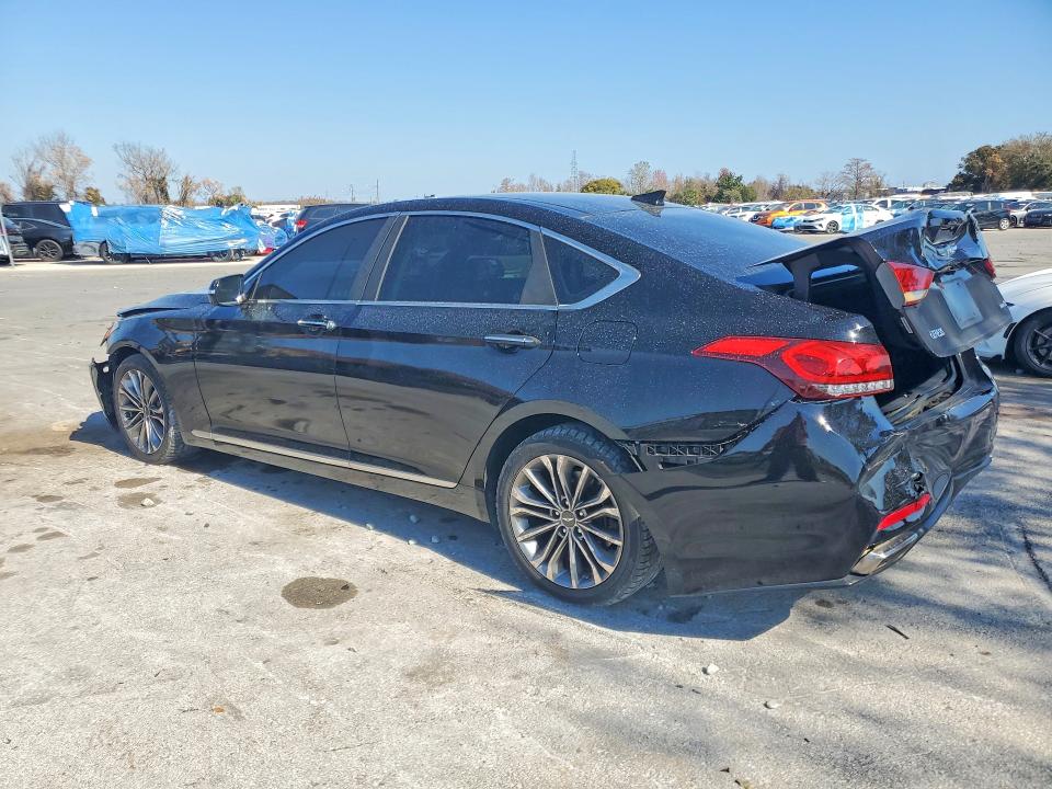 Photo 2 from auction – 2015 HYUNDAI GENESIS 3. with VIN KMHGN4JE6FU019196
