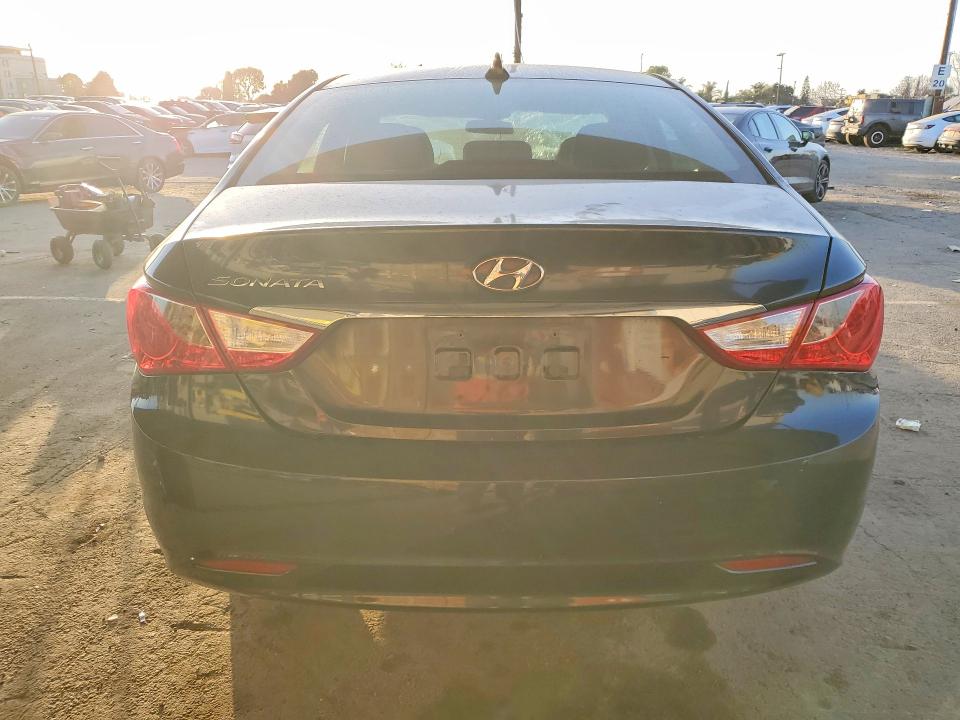 Photo 6 from auction – 2011 HYUNDAI SONATA with VIN 5NPEB4AC1BH287287