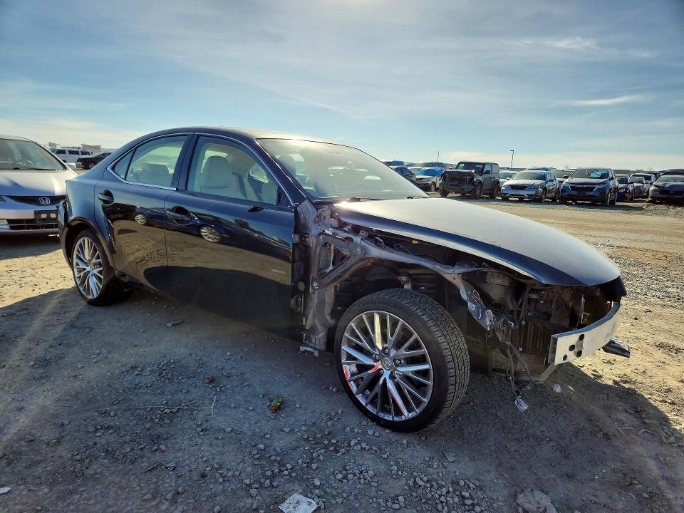 Photo 4 from auction – 2014 LEXUS IS with VIN JTHBF1D23E5040946
