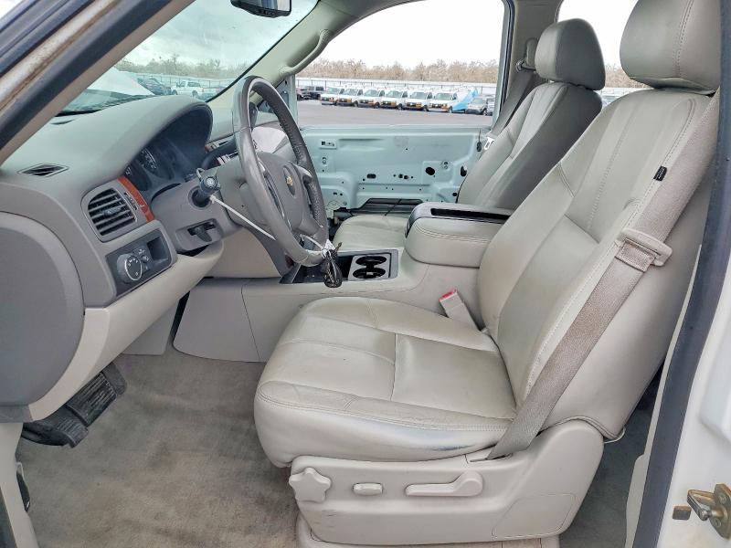 Photo 7 from auction – 2014 CHEVROLET SUBURBAN with VIN 1GNSCJE08ER230555