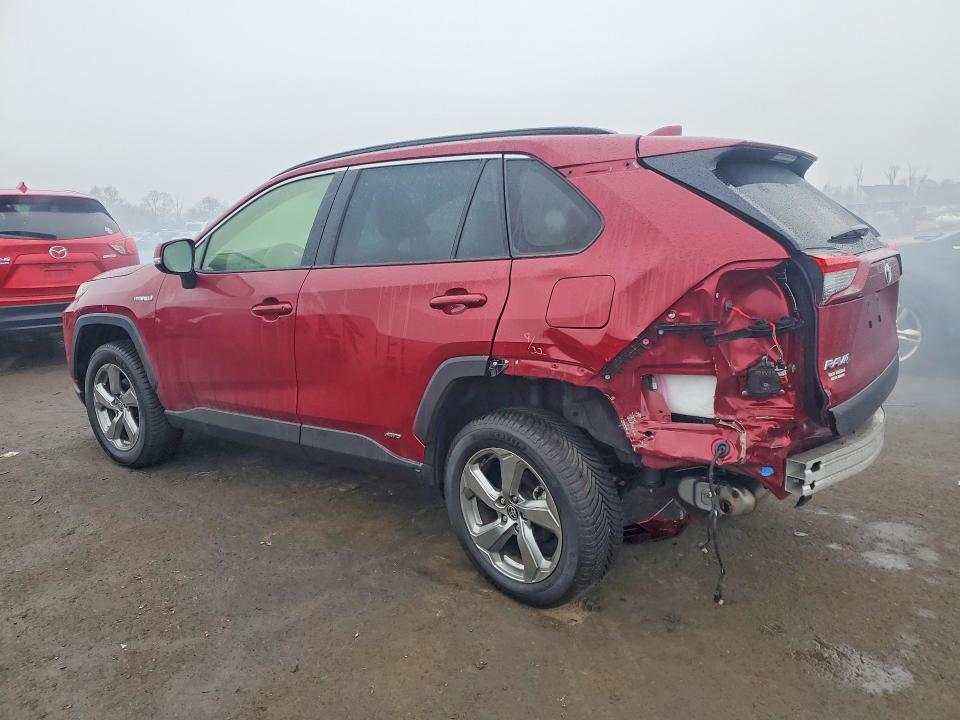 Photo 2 from auction – 2021 TOYOTA RAV4 XLE P with VIN JTMB6RFV5MD013050