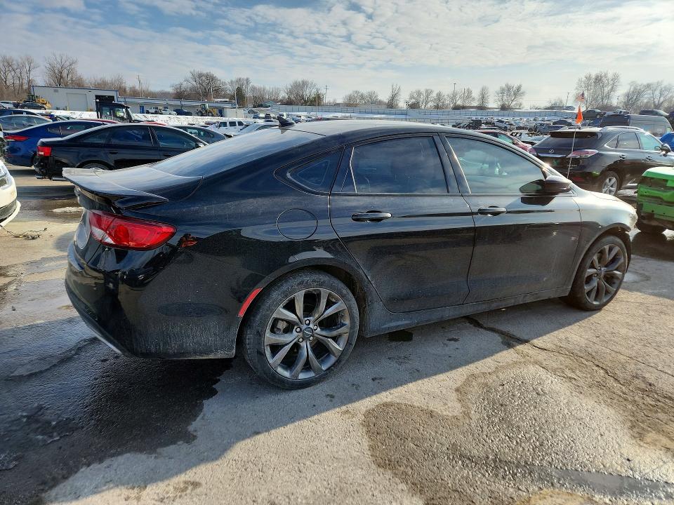 Photo 3 from auction – 2015 CHRYSLER 200 S with VIN 1C3CCCBG5FN516709