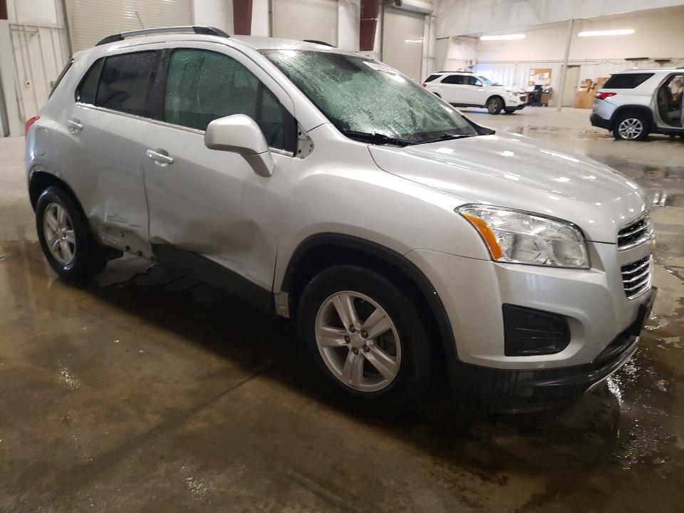 Photo 4 from auction – 2016 CHEVROLET TRAX with VIN 3GNCJLSBXGL233981