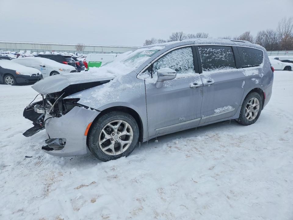 CHRYSLER PACIFICA 2019 with VIN 2C4RC1GG5KR551931 - Photo from auction