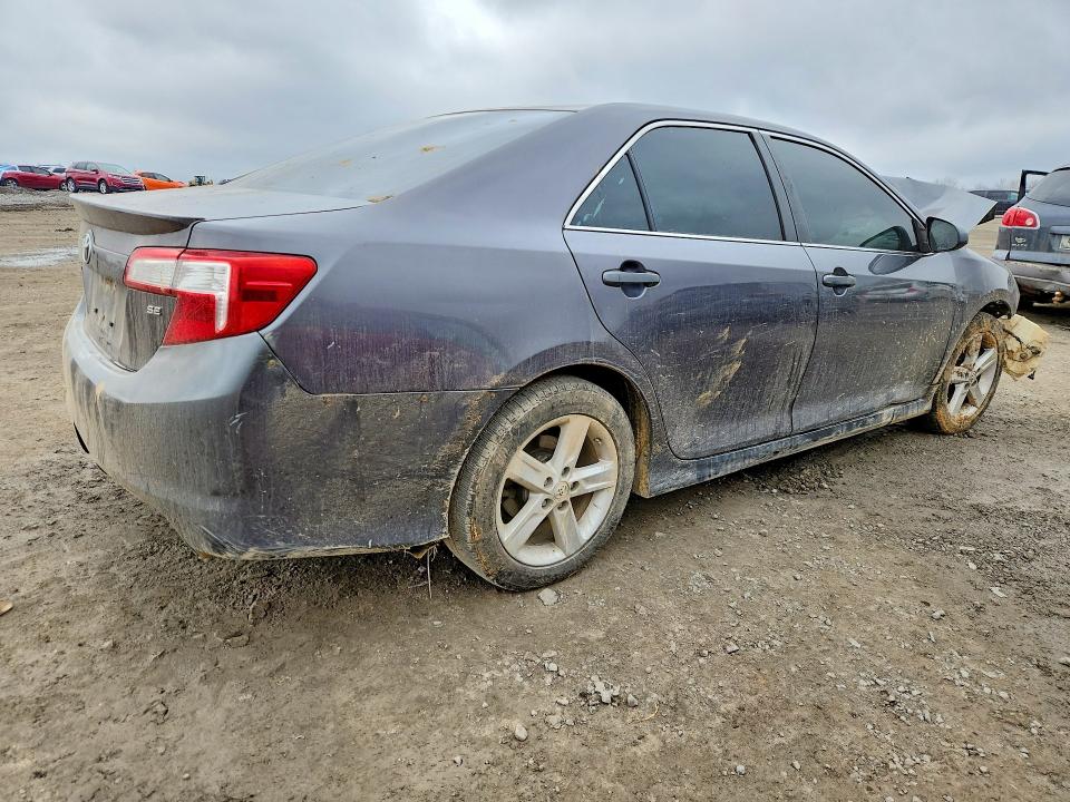 Zdjęcie 3 z aukcji – 2014 TOYOTA CAMRY z VIN 4T1BF1FK7EU401627