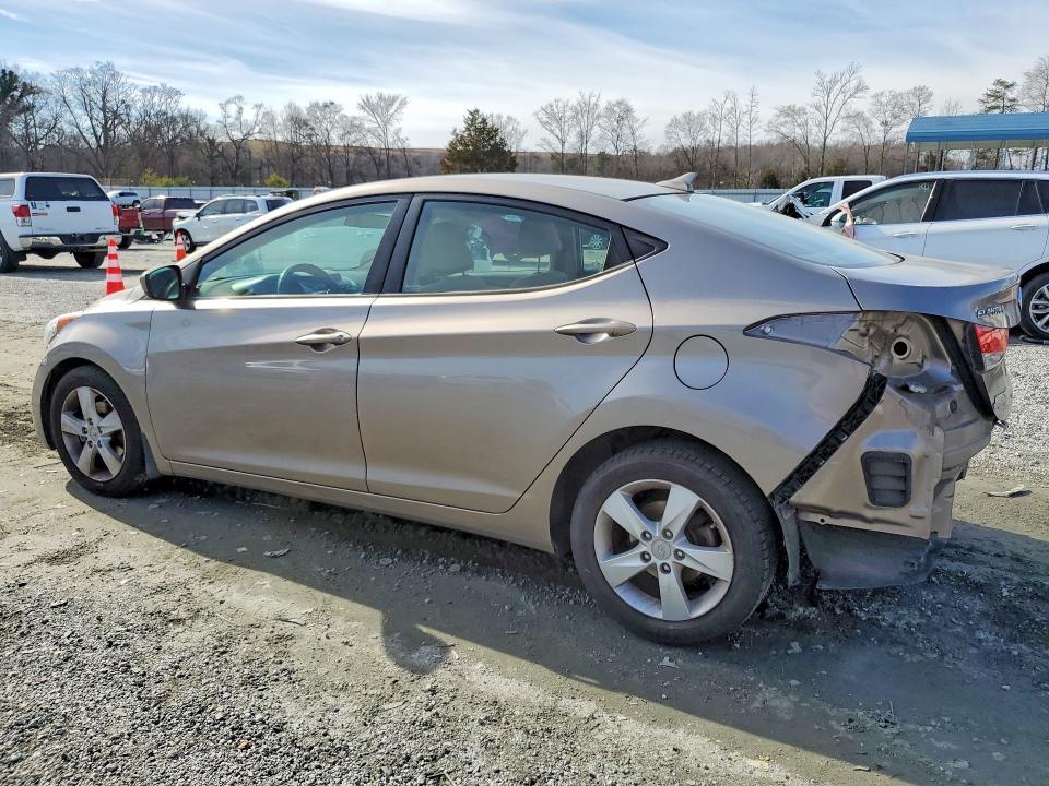 Photo 2 from auction – 2013 HYUNDAI ELANTRA with VIN 5NPDH4AE7DH204153
